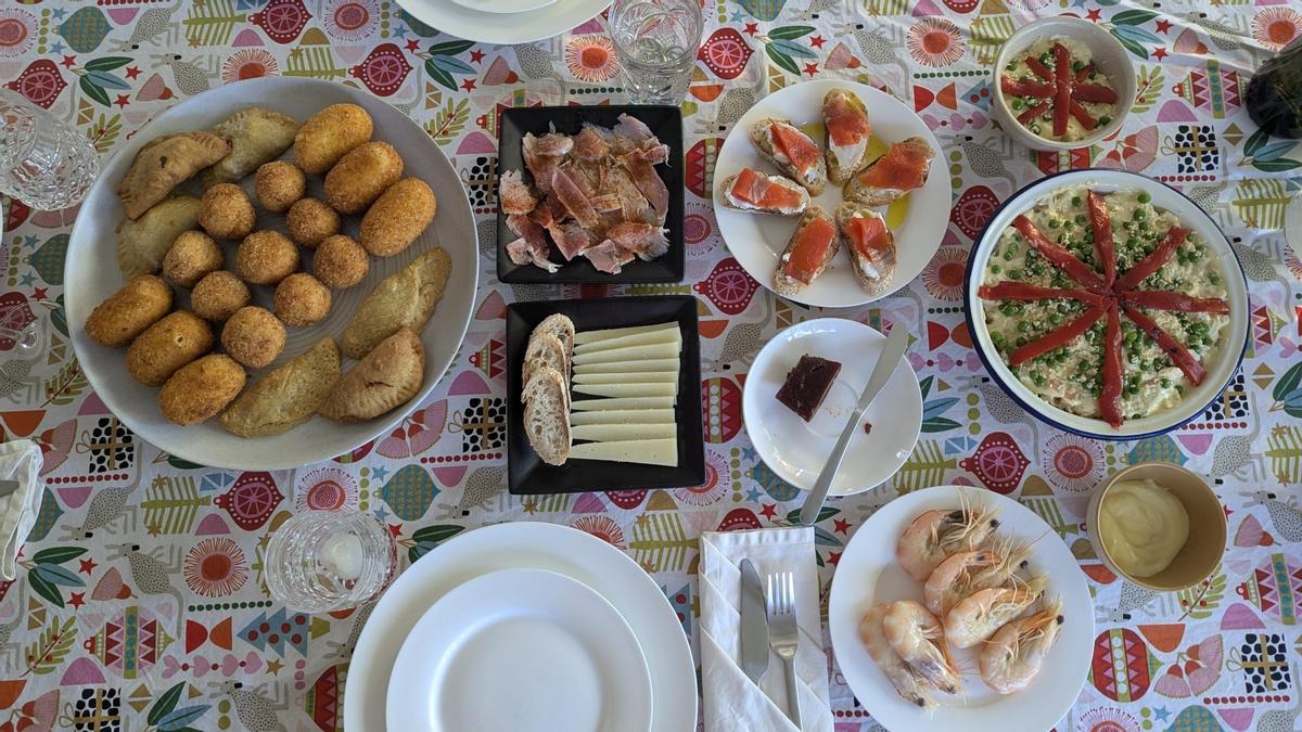Diego, madrileño en Sidney, prepara recetas españolas para no perder sus costumbres en Navidad.