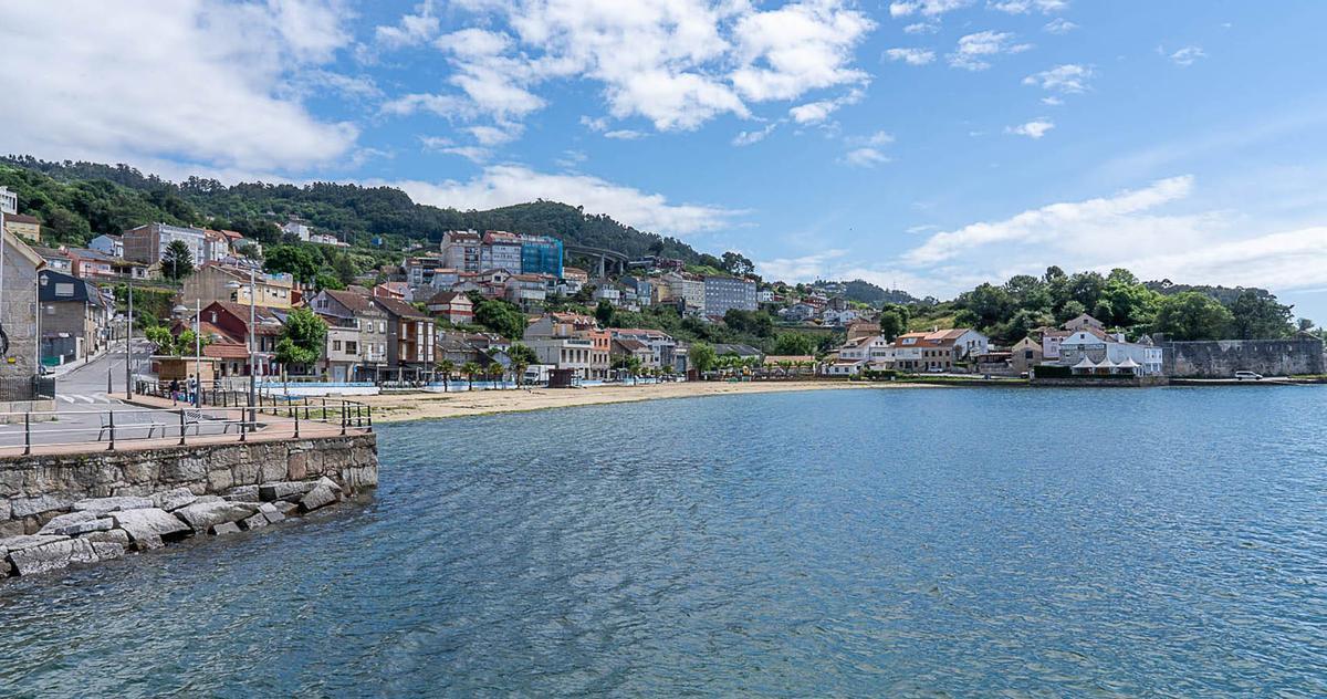 Este arenal entre Vigo y Redondela es ideal para sacar a nuestro perro de la ciudad sin marcharnos lejos.