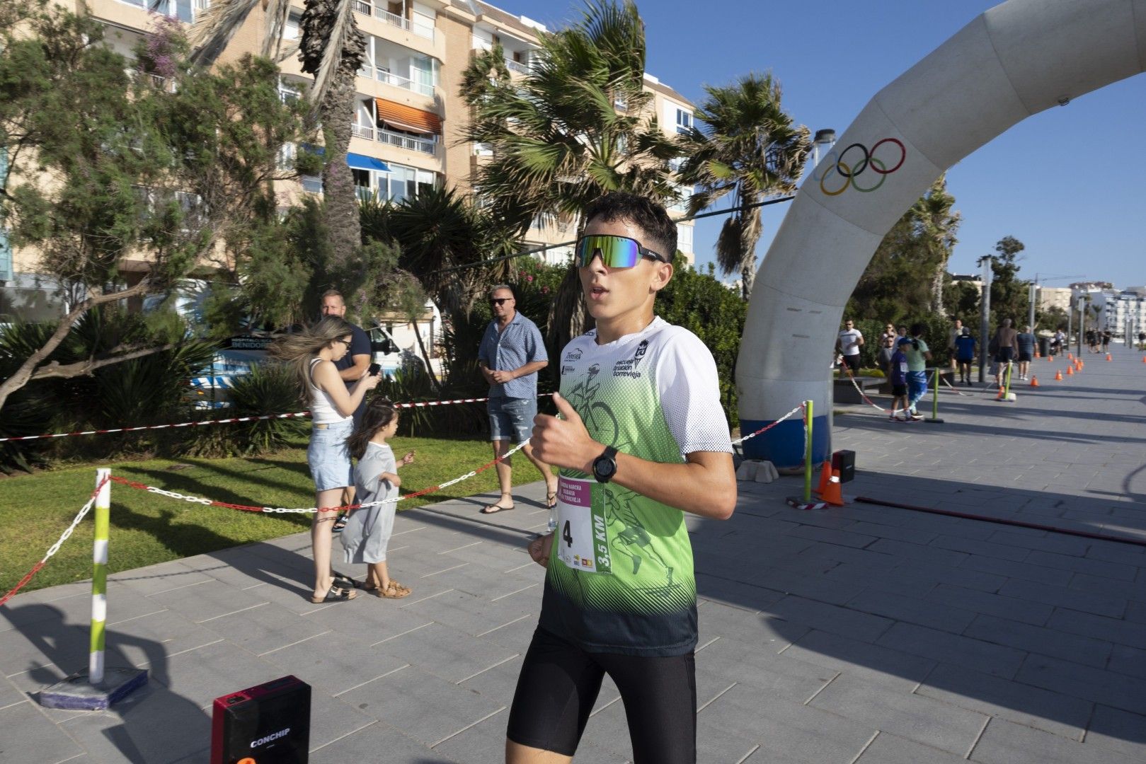 Así fue en imágenes una nueva edición de la carrera solidaria de AFA Torrevieja