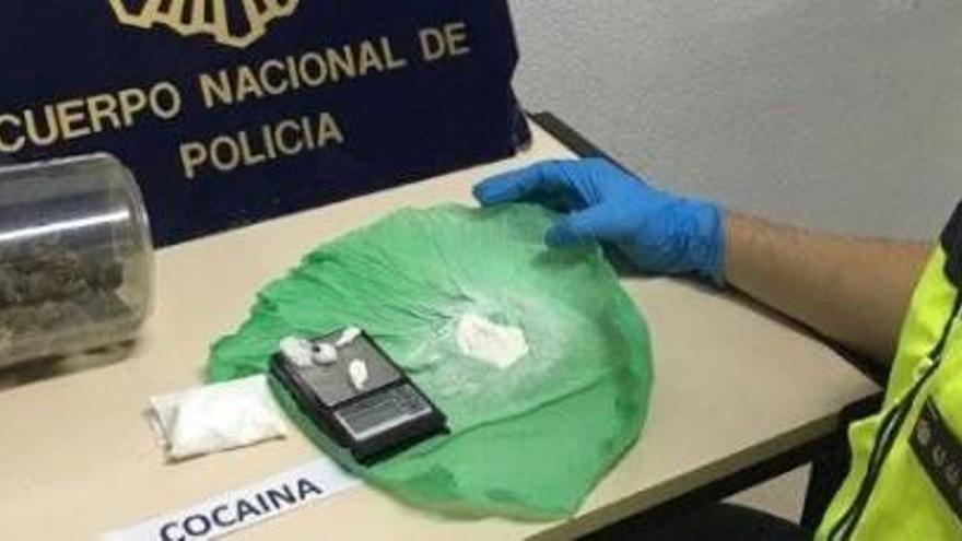 Detenido un repartidor de comida rápida por vender droga mientras trabajaba