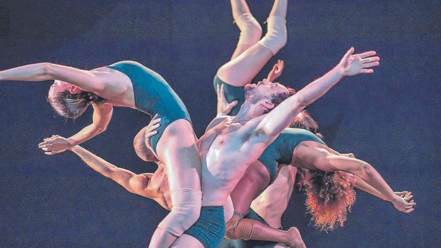 Los bailarines de «Pilobolus», en uno de sus espectáculos. | Brigid Pierce