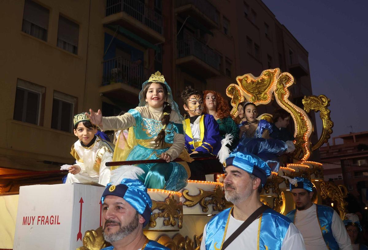 Búscate en la Cabalgata de las Fallas de Malva-rosa-Cabanyal-Beteró Búscate en la Cabalgata de las Fallas de Malva-rosa-Cabanyal-Beteró