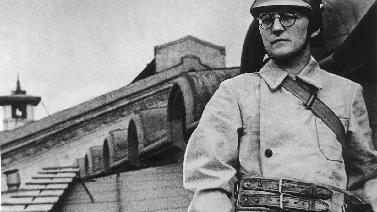Shostakovich fue bombero voluntario durante el sitio de Leningrado.
