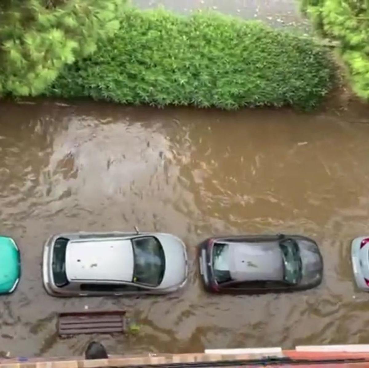 La pluja torrencial provoca riuades en diversos municipis