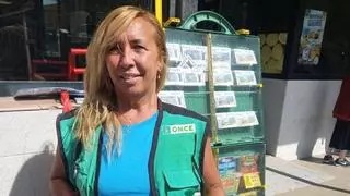 La ONCE reparte suerte en el Mercado de Huelin