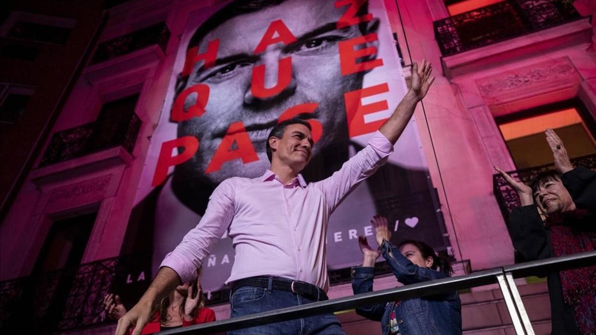 Pedro Sánchez, en la sede del PSOE tras conocerse los resultados electorales