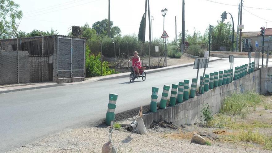 El nuevo jardín se colocará junto al carril de las Cuatro Piedras para unir el Malecón con el Segura.