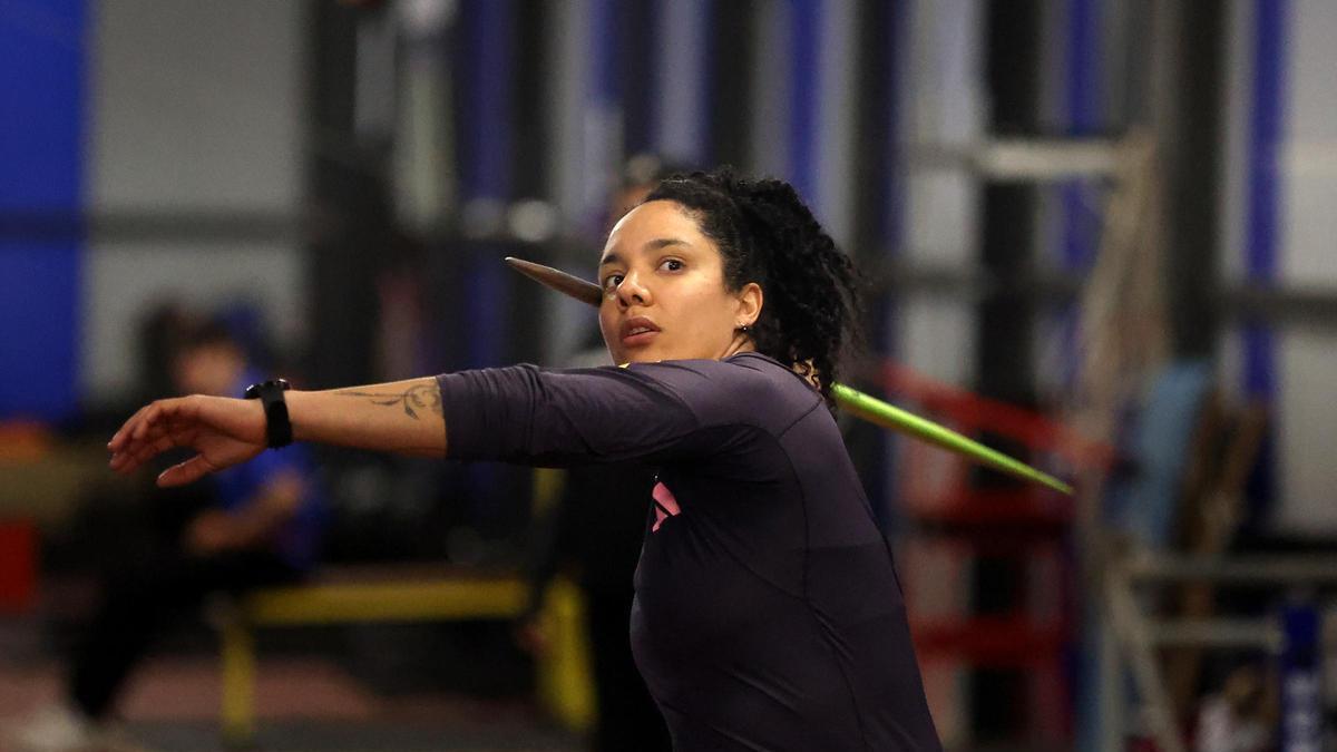 Yulenmis Aguilar se reencuentra con la jabalina en A Coruña