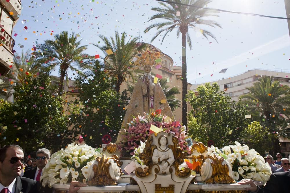 El Cristo Resucitado y de la Virgen de la Asunción inundan la ciudad de alegría y color