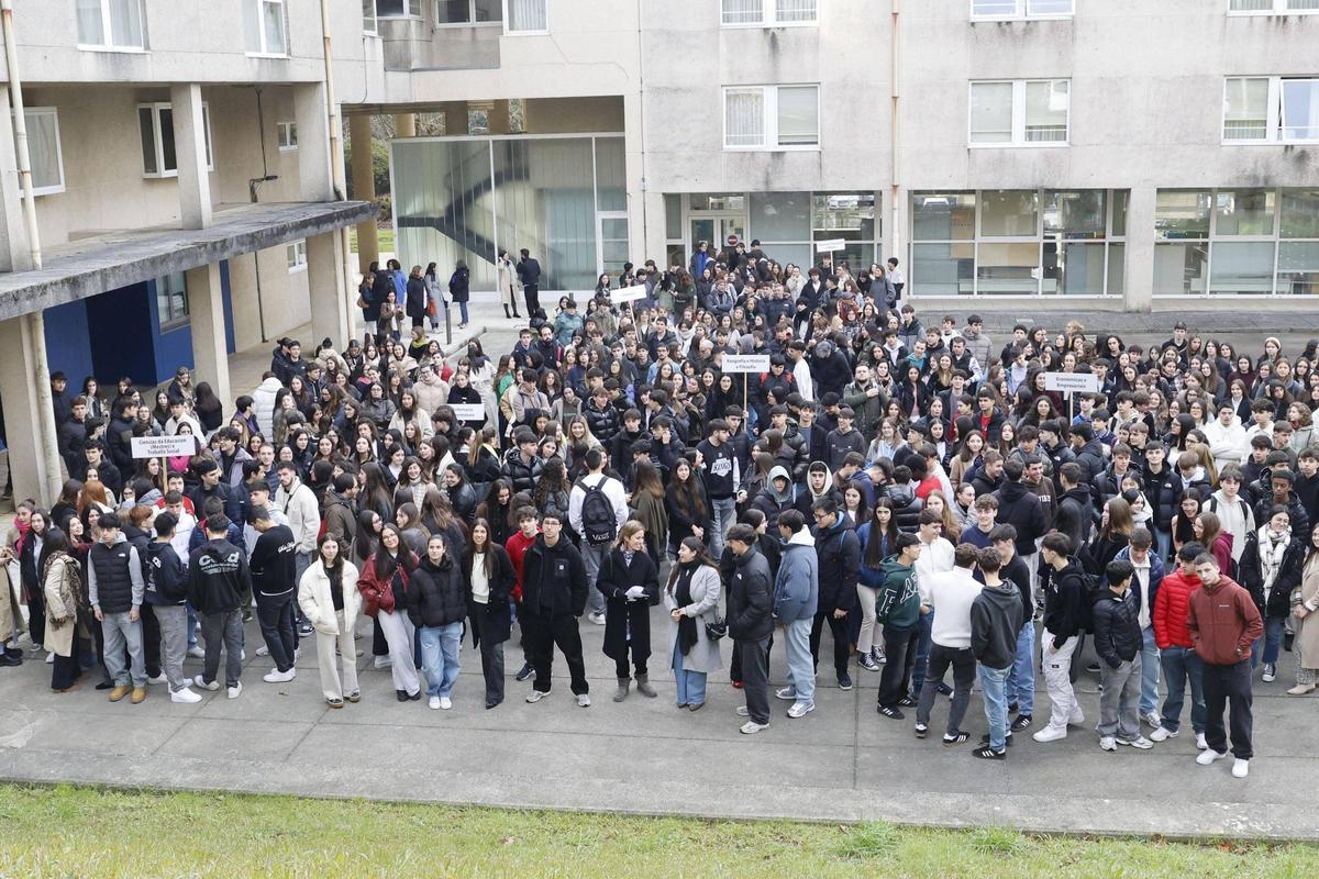 Estudantes no Campus Norte de Santiago nunha anterior edición de 'Encontros na Zona USC'.