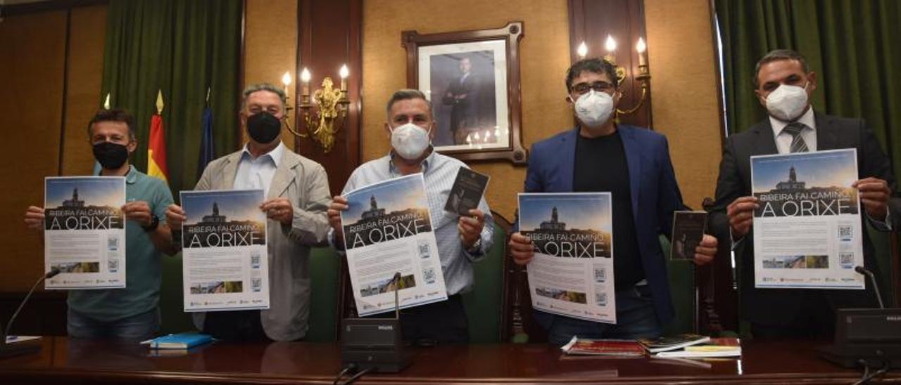 La presentación del proyecto turístico, en el Concello de Ribeira.