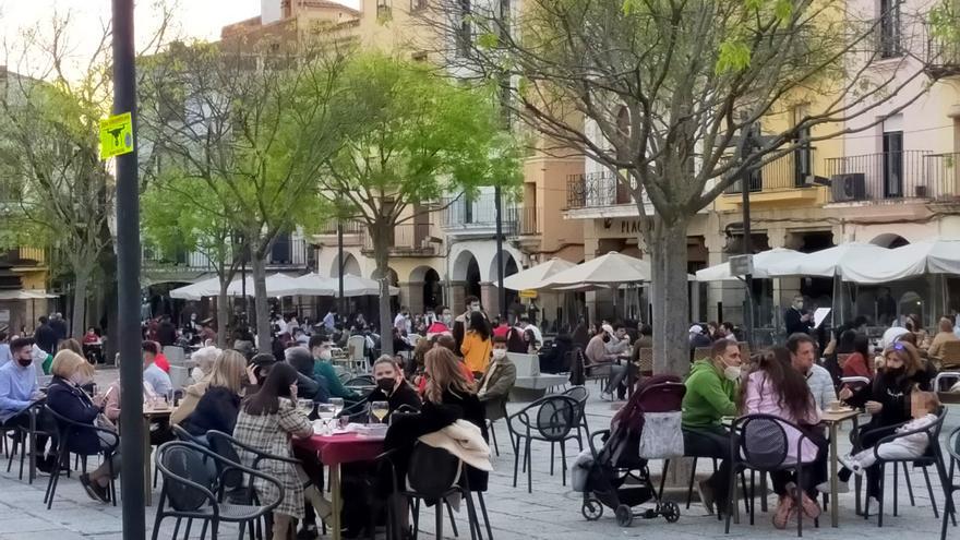 Hosteleros de Plasencia: «La gente sigue con miedo y tiende a las terrazas»