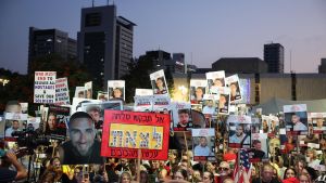 Decenas de miles de israelíes protestan en Tel Aviv contra el plan de Netanyahu en Gaza