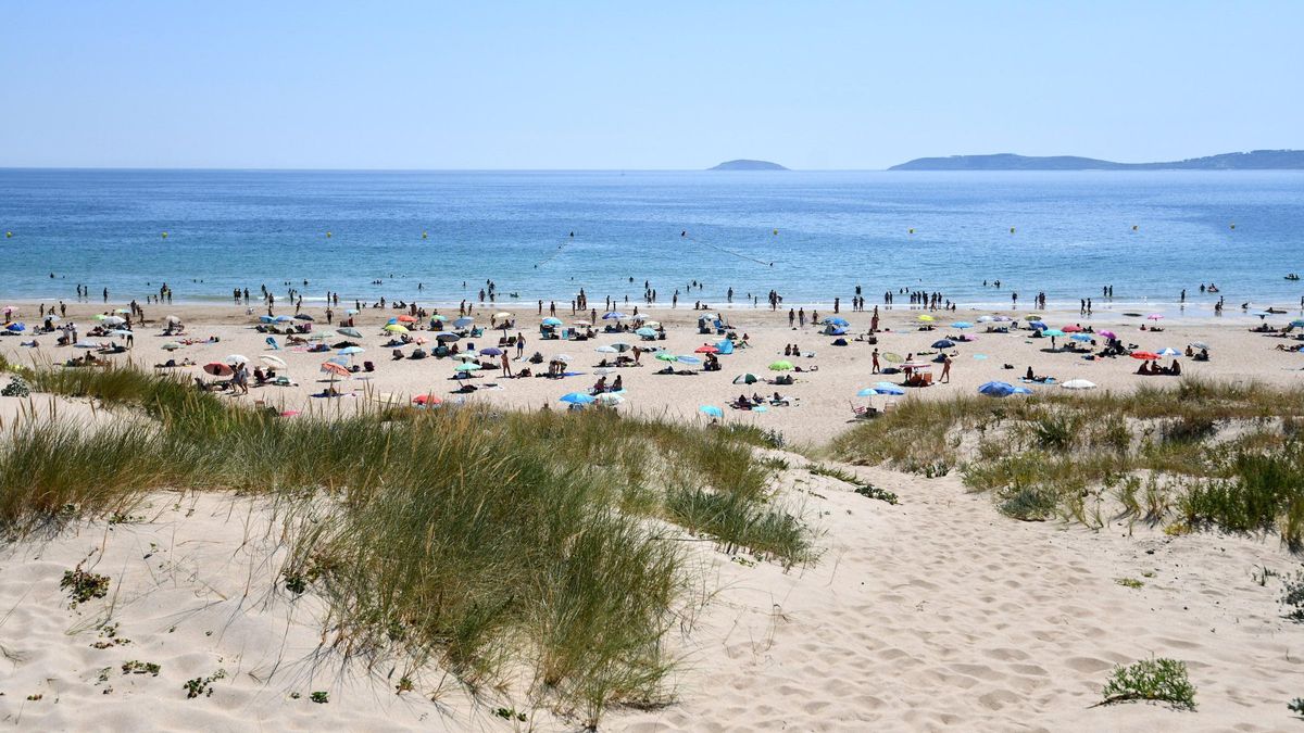 Playa de Montalvo, donde actuarán mañana las orquesta Panorama y París de Noia.