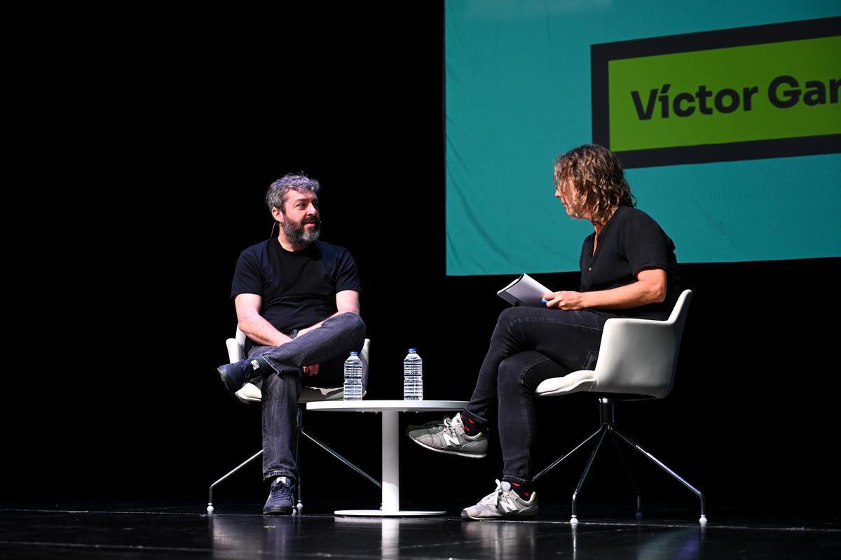 El andaluz Jorge Naranjo dialoga con el director y guionista Víctor García-León.