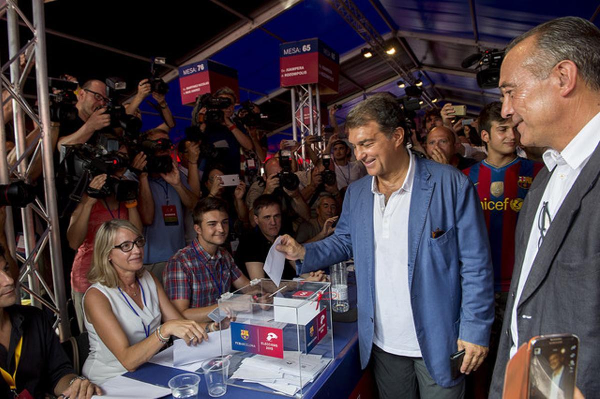 El candidat Joan Laporta ha votat poc abans de les 10 hores.