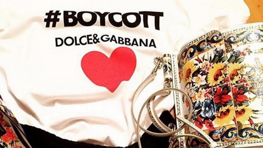 Dolce&amp;Gabbana lanza una campaña contra los críticos por vestir a Melania Trump