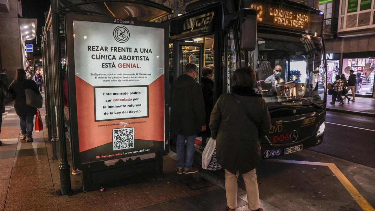 Anuncio contra el aborto en la calle Uría