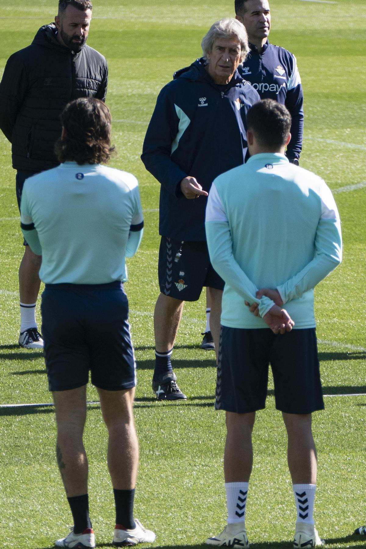 Pablo Fornals entrena por primera vez con el Betis
