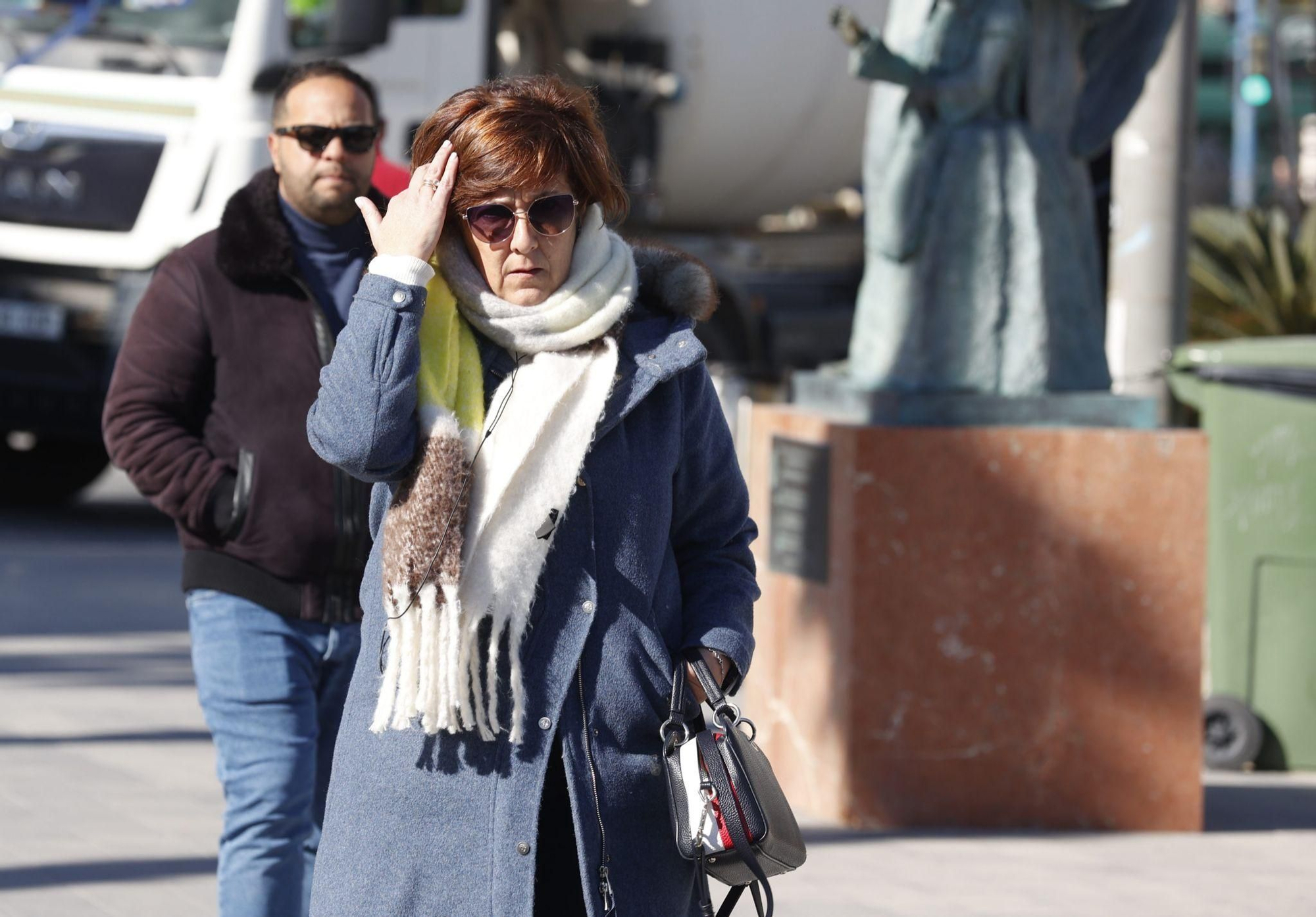 El frío intenso toma las calles de Alicante