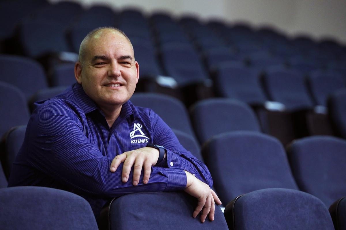 El ingeniero malagueño de la NASA, Carlos García-Galán, en una charla en 2023 en la Universidad de Málaga.