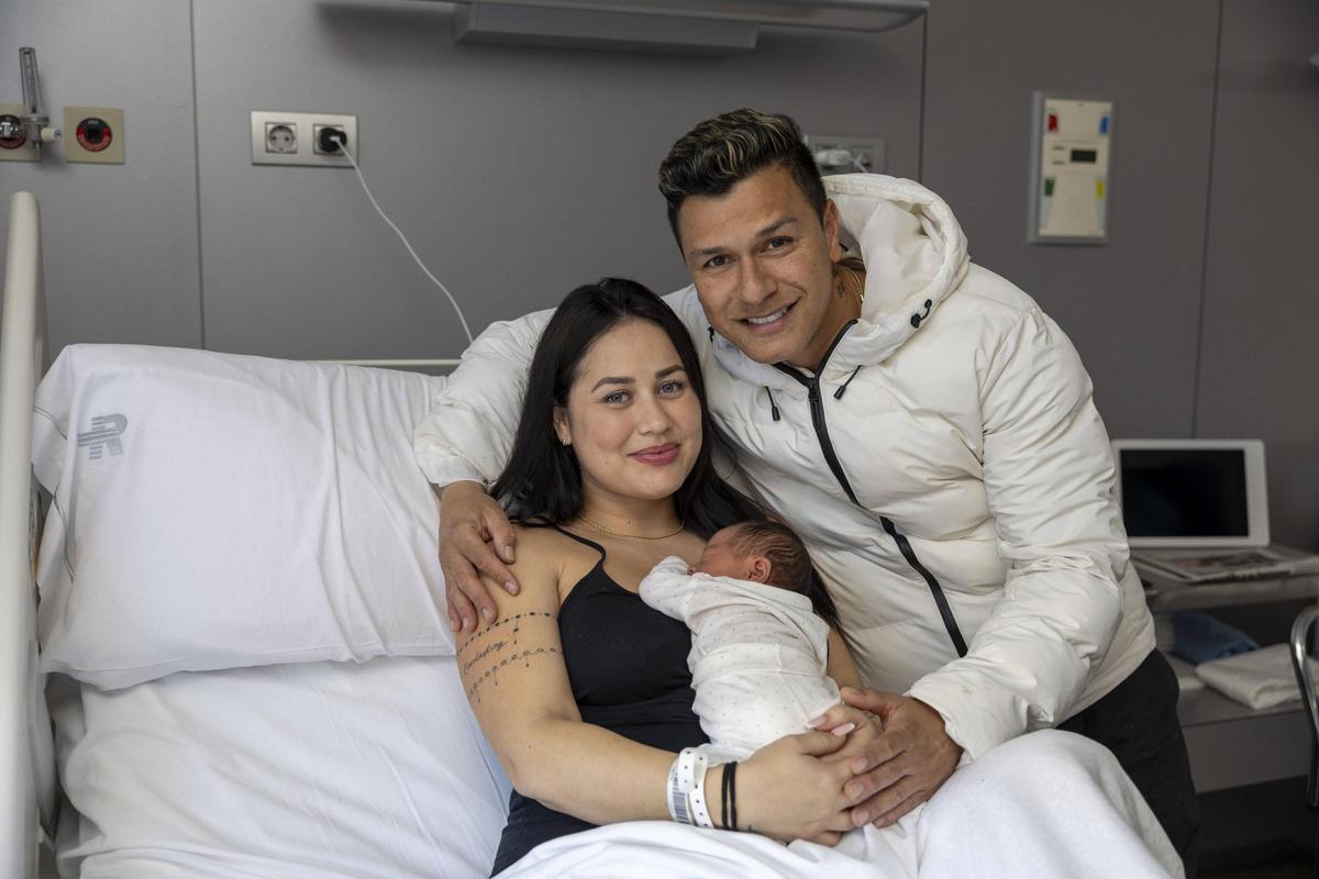 Juan y su esposa Daniela han protagonizado una emotiva historia con el nacimiento de su hija