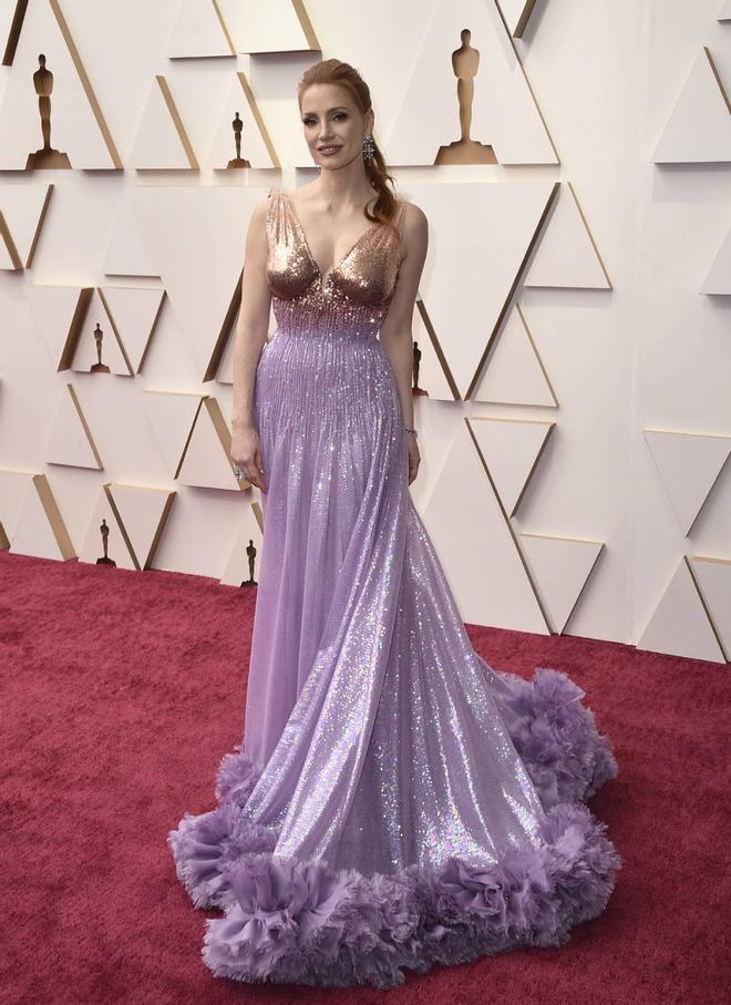 Jessica Chastain en la alfombra roja de los Oscars 2022