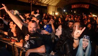 El Kanekas Metal Fest "azota" Cangas con dos días de metal alternativo