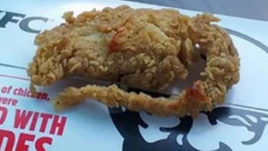 El trozo de pollo que KFC envió a un cliente.