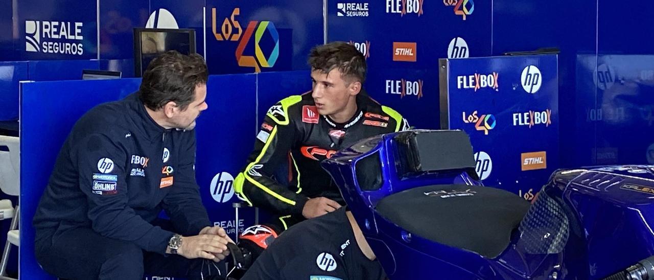 El joven piloto de Burriana, Sergio García Dols, compartió sus primeras impresiones con su equipo del Pons Racing.