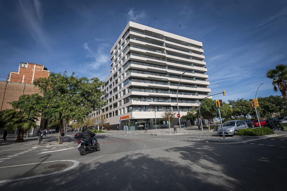 Barcelona 29/10/2025 Barcelona. Imágenes de las obras de la futura estación de la Sagrera y su entorno; ya despierta interés hotelero y repasamos cómo avanzan las obras. — estación de la Sagrera, obras, entorno urbano, interés hotelero, avance de las obras, Barcelona, infraestructuras, tren, línea de alta velocidad, AVE, ferrocarril, alta velocidad. AUTOR: MANU MITRU