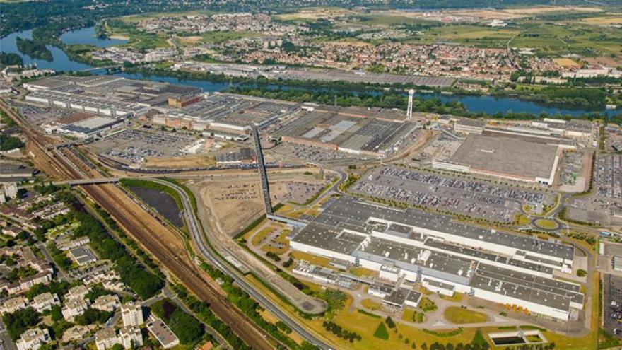 Las «dolorosas pero necesarias» medidas de Filosa en Stellantis: más de 600 ingenieros despedidos en Alemania y Poissy dejará de fabricar coches