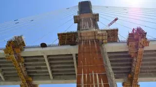 En las entrañas del Centenario: la obra "pionera y ambiciosa" de un puente que afronta sus fases más complejas