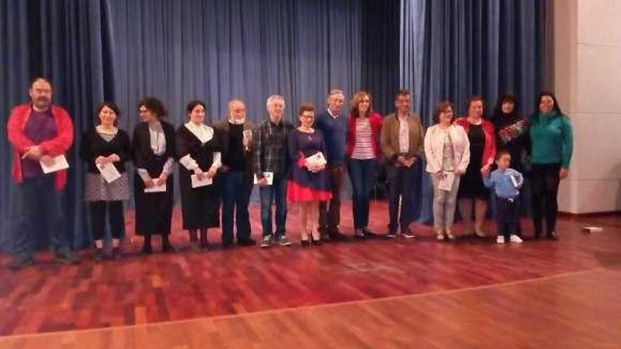 Poetas participantes en el acto. // FdV