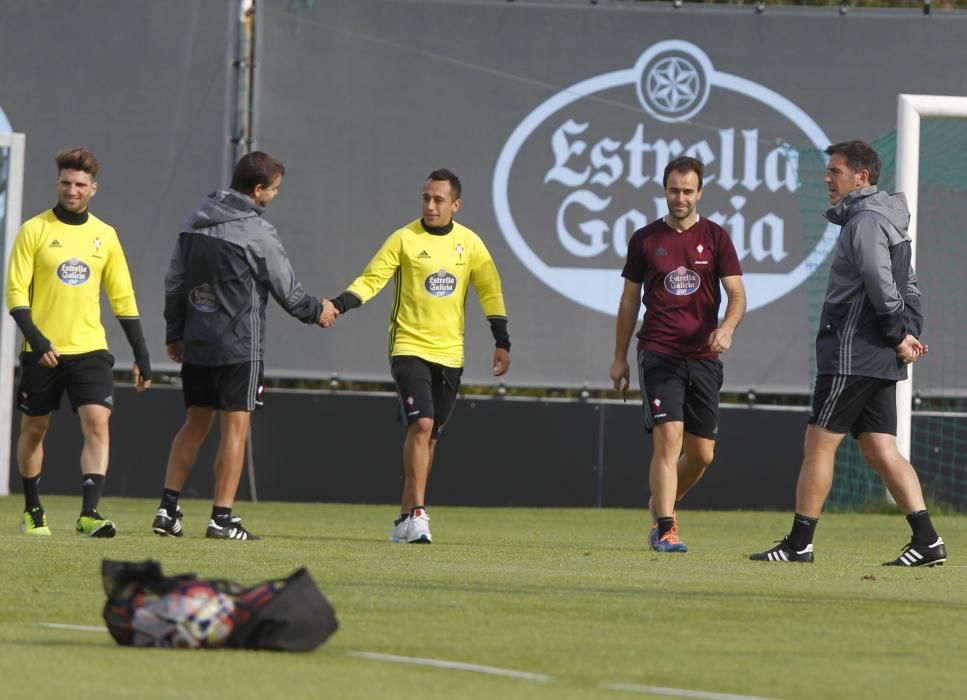 Los jugadores se ponen a las órdenes de Eduardo Berizzo para preparar a puerta cerrada el choque en Cornellá contra el conjunto perico. Orellana trabajó en el campo al margen de sus compañeros.