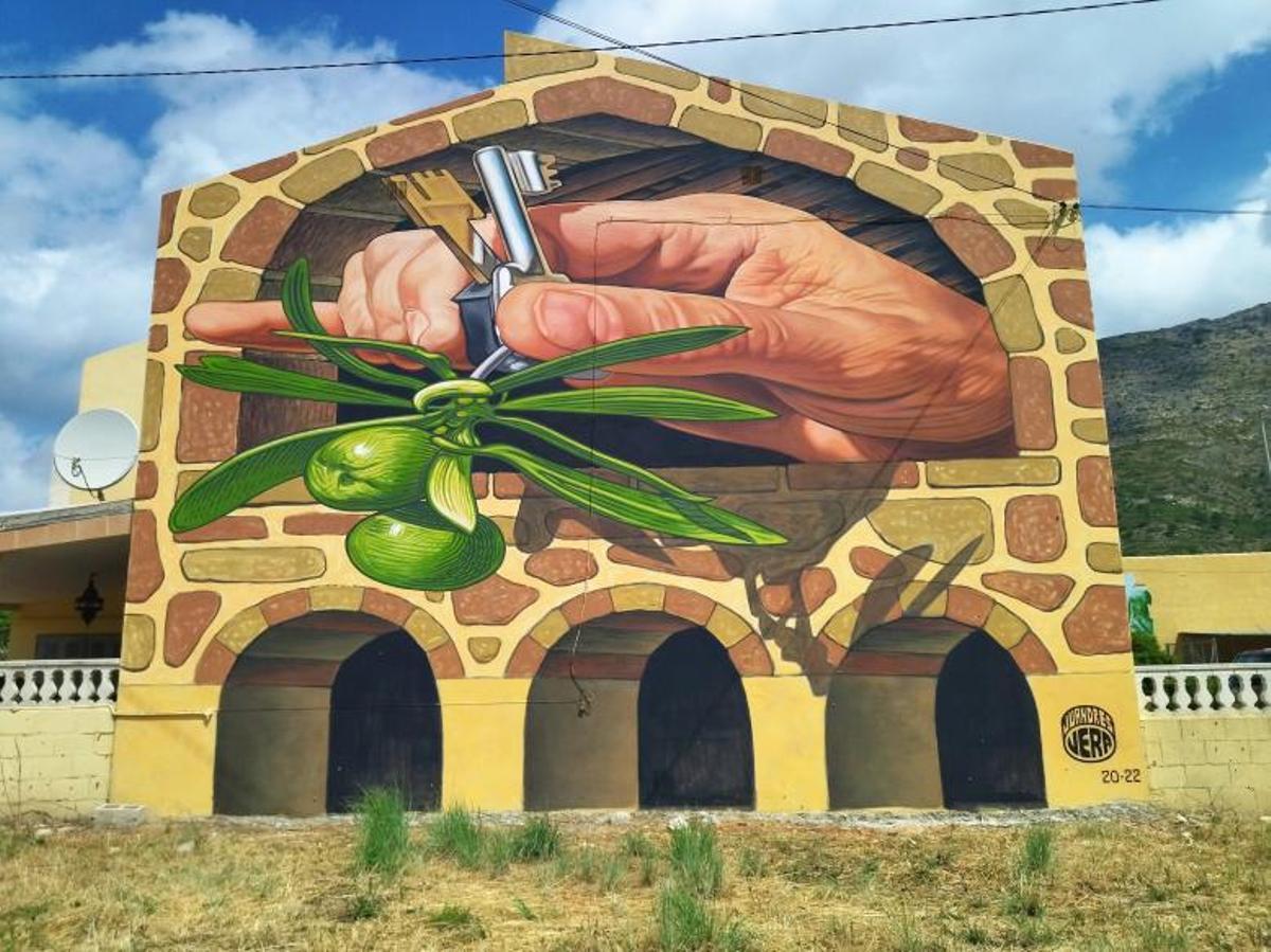 El arte aletea en los muros de Benigembla