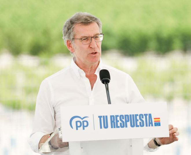 Feijóo es llança contra el PSOE per "menystenir els agricultors"