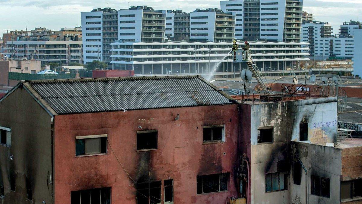 Un incendio en una nave ocupada de Badalona deja, al menos, 3 fallecidos