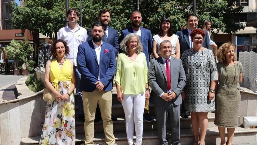 Foto de familia del nuevo equipo de gobierno de PSOE y MÃ©s en Inca.