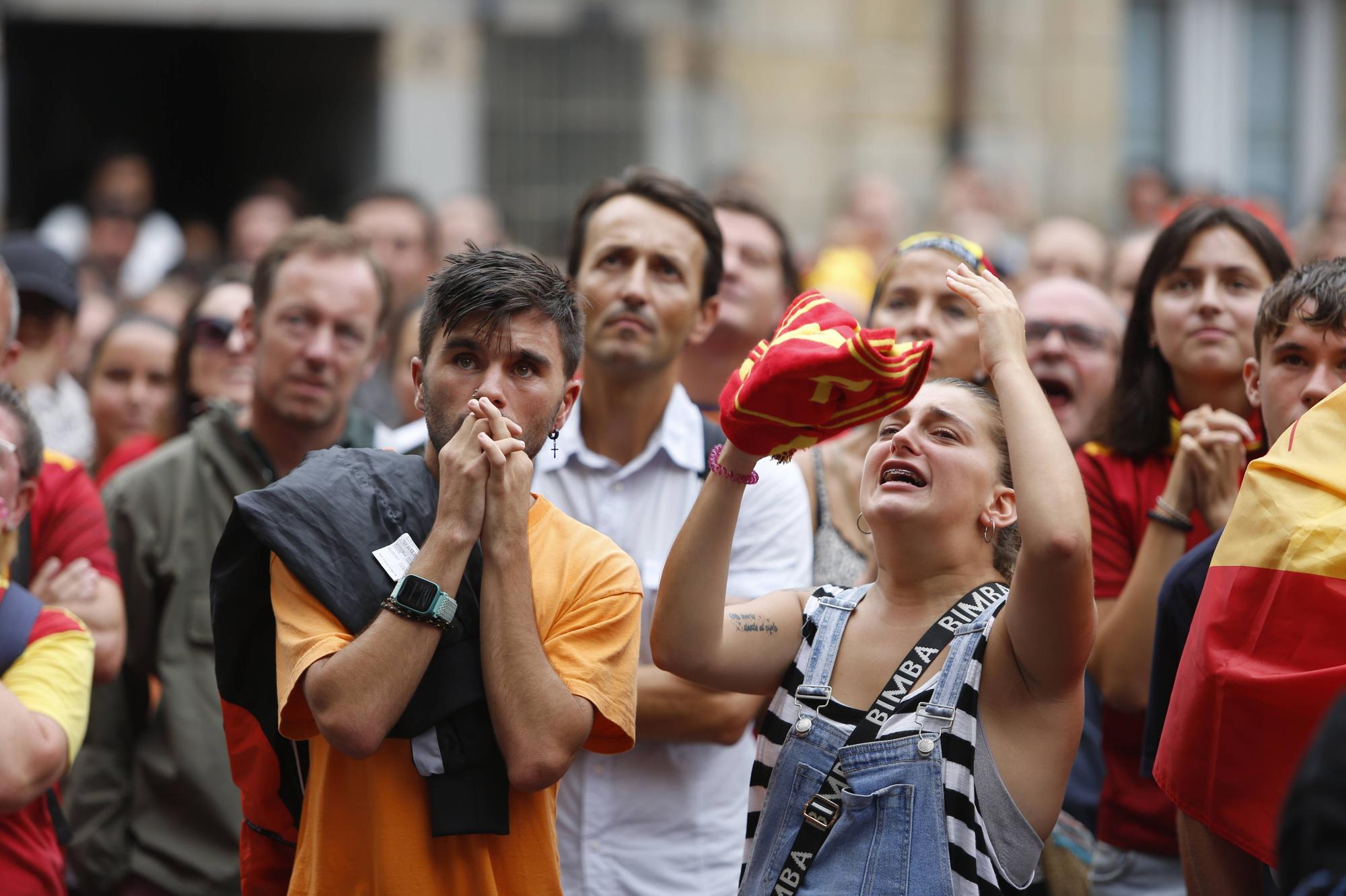 Gijón se vuelca (pese a la lluvia) animando a España en la final del Mundial de fútbol femenino