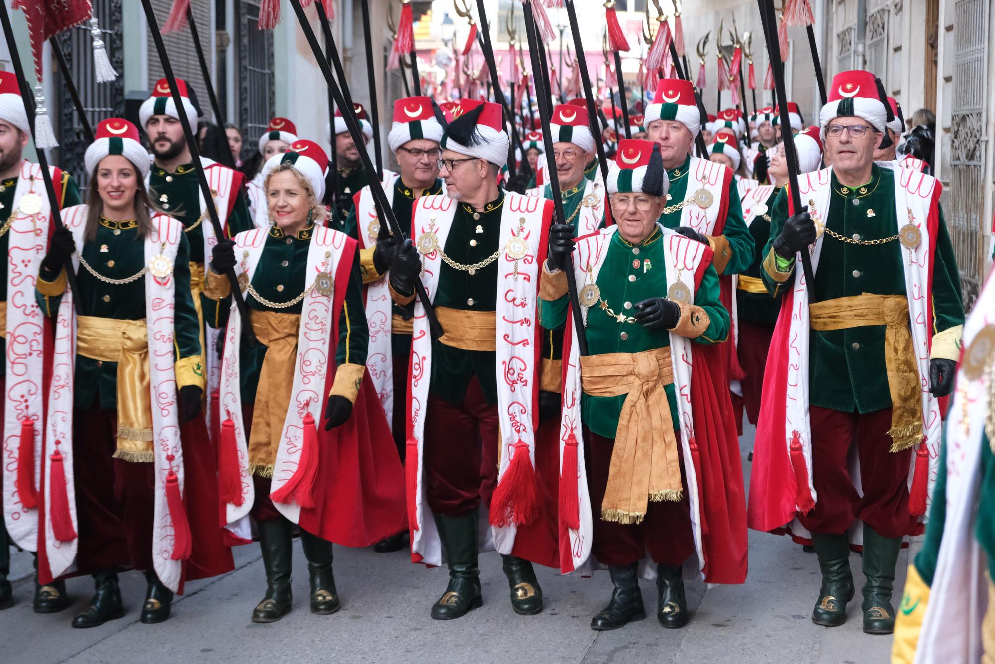 Así ha sido La Entrada en la vuelta de las fiestas de Moros y Cristianos de Sax