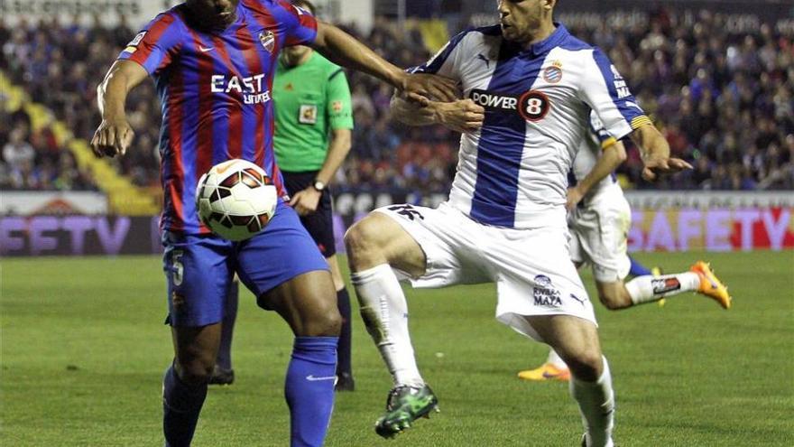 El Levante salvó un punto ante un Espanyol falto de ambición (2-2)