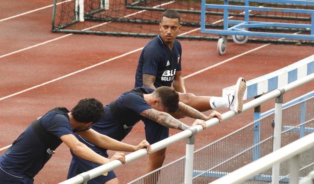 Intenso entrenamiento del Valencia en Évian-les-Bains