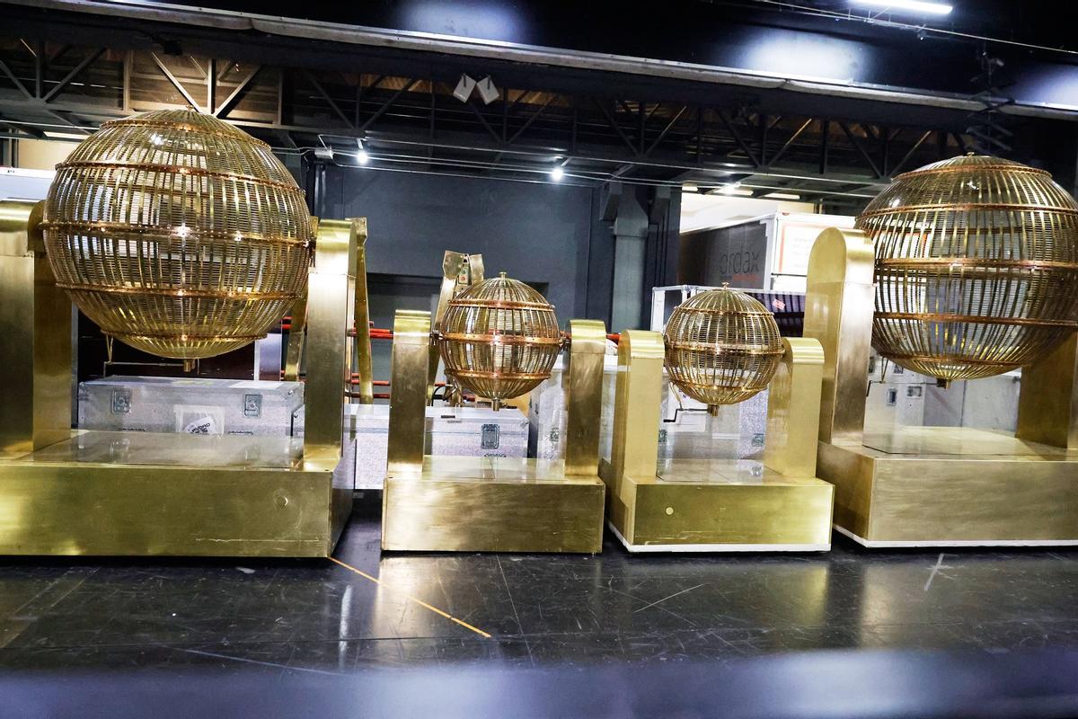 Bombos de la Lotería Nacional.