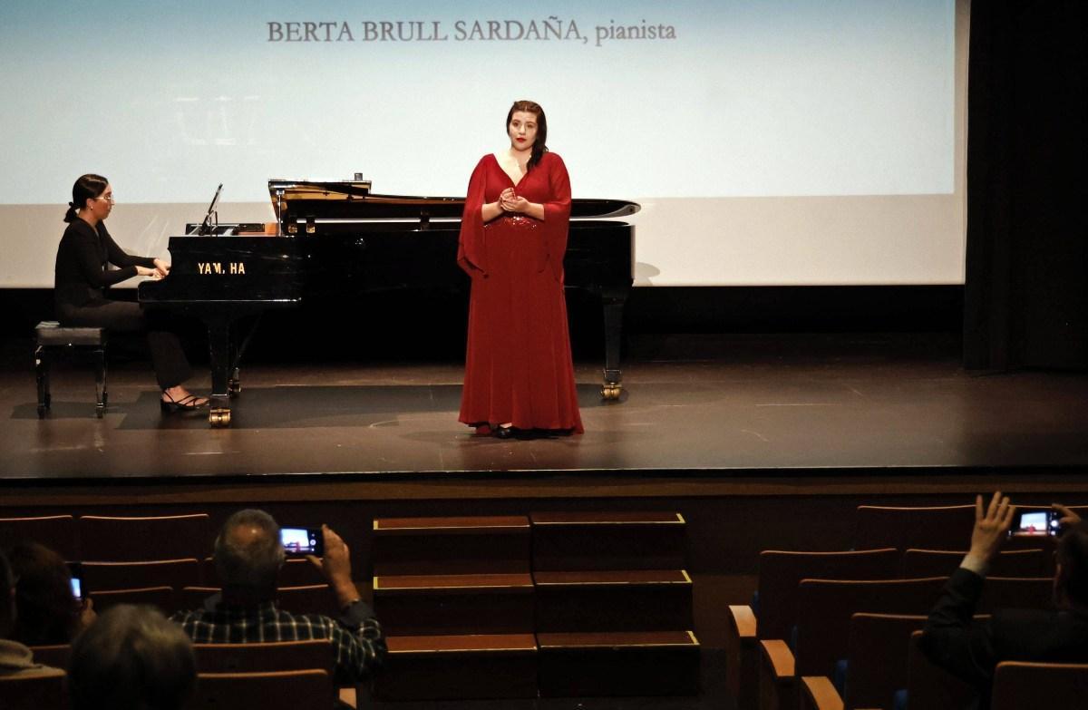 Irene Zas en pleno recital en el certamen compostelano.