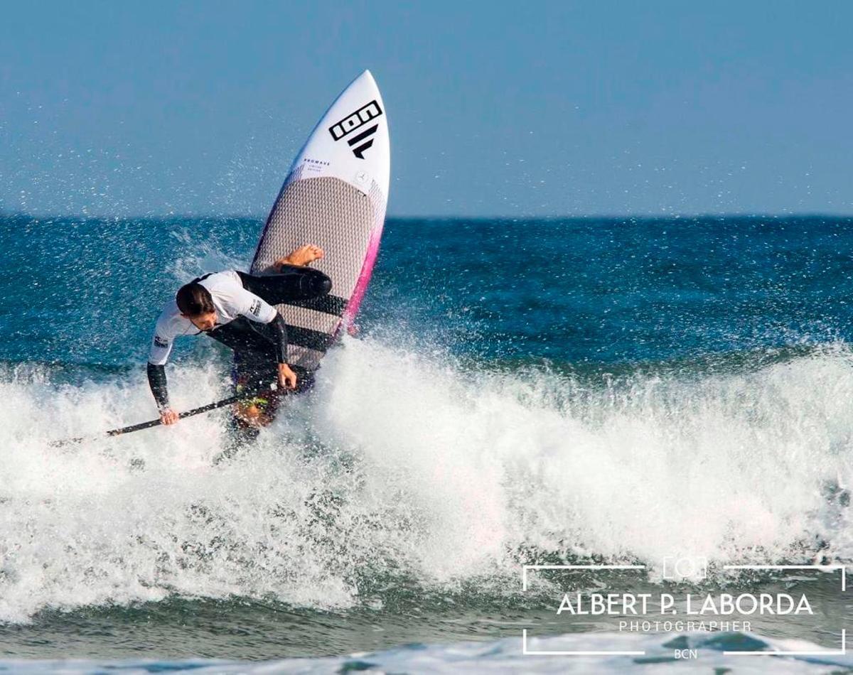 Guillermo Carracedo revalida su título nacional de SUP Olas