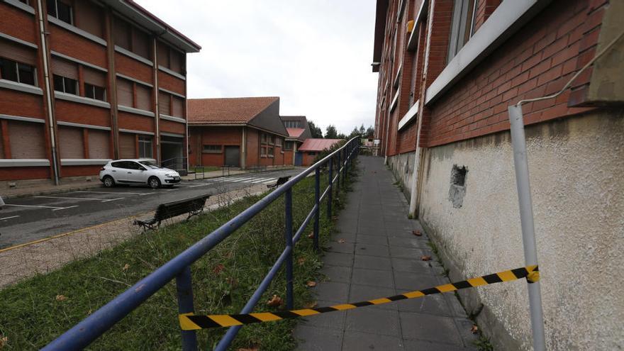 Pillan a cuatro cacos tras robar en el antiguo centro de FP de Valliniello