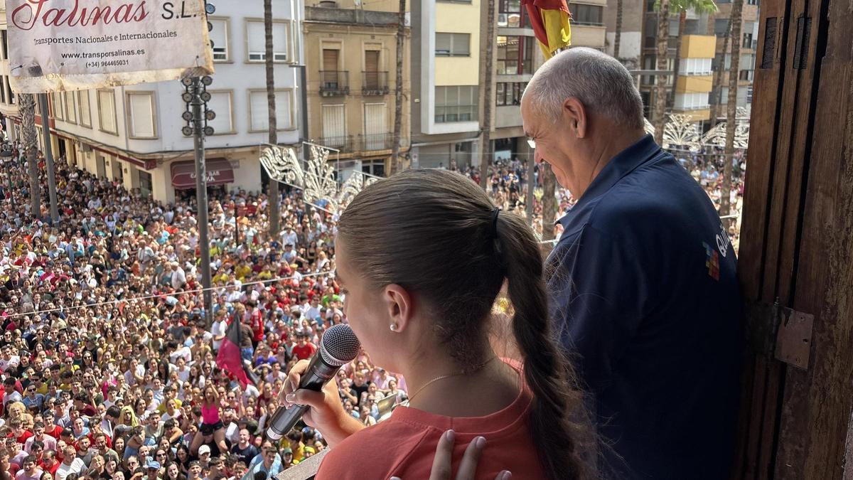 Claudia Verge, reina de las fiestas 2026, ha pronunciado el discurso con el que ha dado oficialmente la bienvenida a los días grandes de Benicarló.
