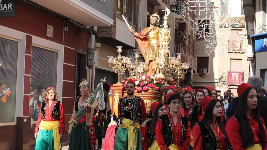 Alardo en Petrer para despedir las fiestas en un año histórico tras el covid