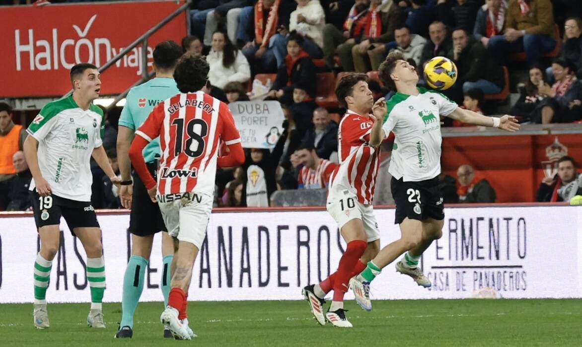 EN IMÁGENES: Ambientazo en el Sporting-Racing de Santander disputado en El Molinón